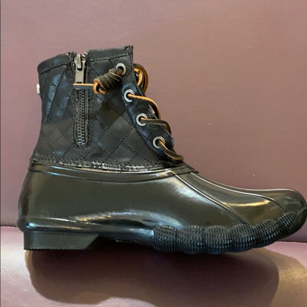 NIB STEVE MADDEN TILLIS boots US9